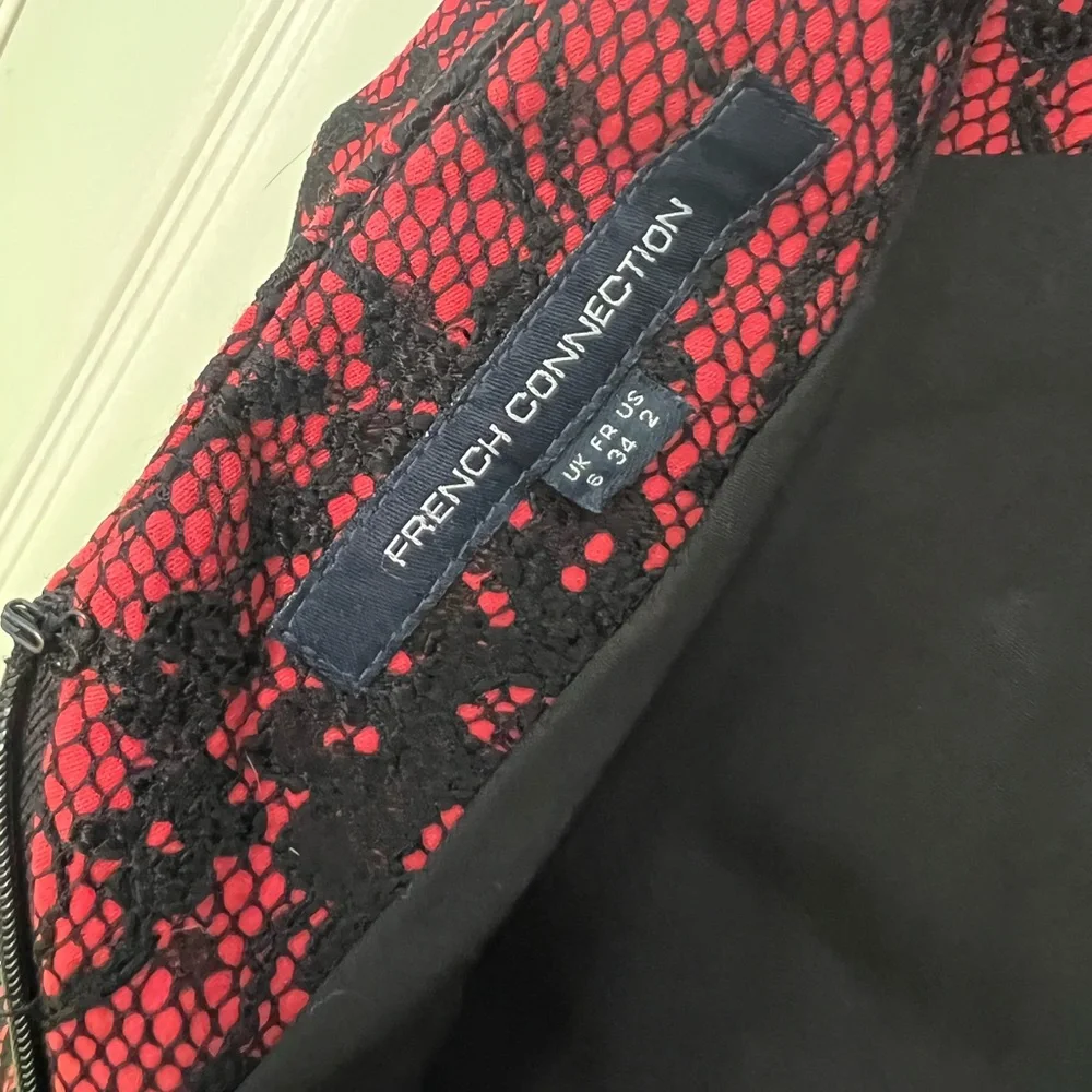 French Connection lace dress - Picture 3 of 3